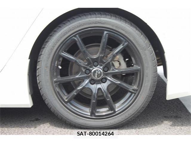 Toyota PRIUS PHV 2019-06 7060342-13