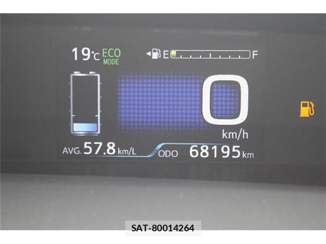 Toyota PRIUS PHV 2019-06 7060342-20