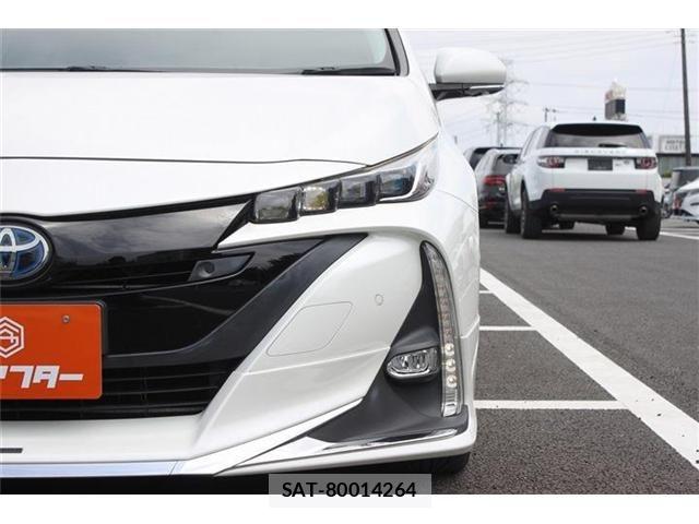 Toyota PRIUS PHV 2019-06 7060342-22