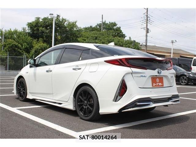 Toyota PRIUS PHV 2019-06 7060342-24