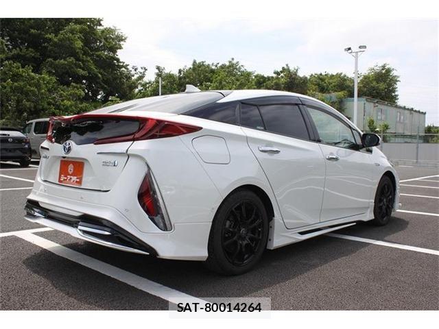 Toyota PRIUS PHV 2019-06 7060342-25