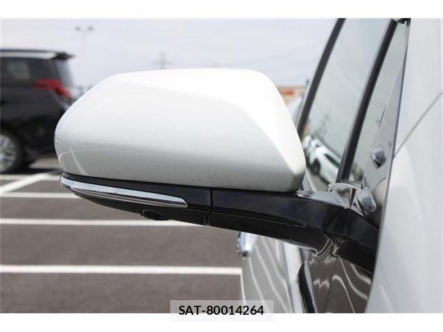 Toyota PRIUS PHV 2019-06 7060342-26