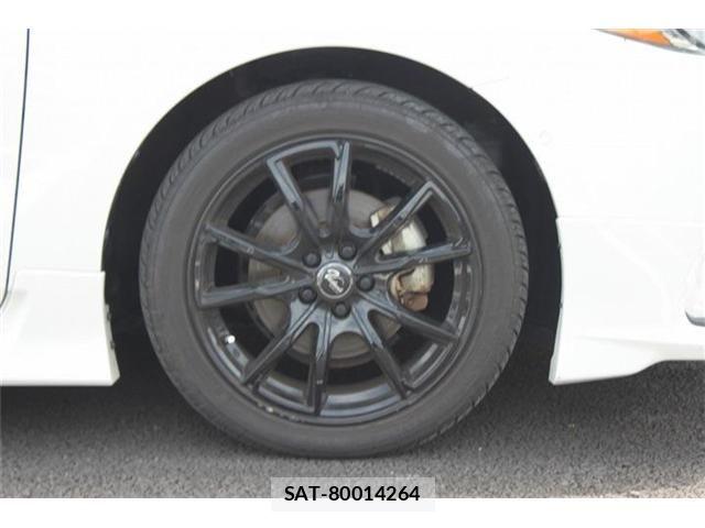 Toyota PRIUS PHV 2019-06 7060342-28