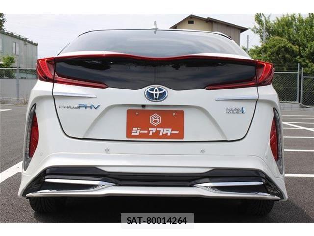 Toyota PRIUS PHV 2019-06 7060342-8
