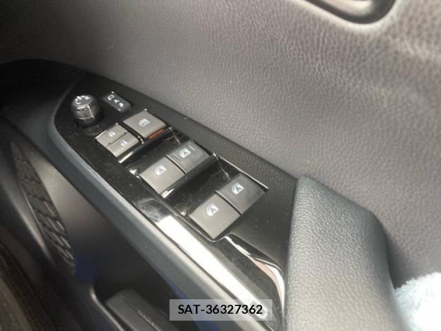 Toyota PRIUS PHV 2018-12 7223930-14