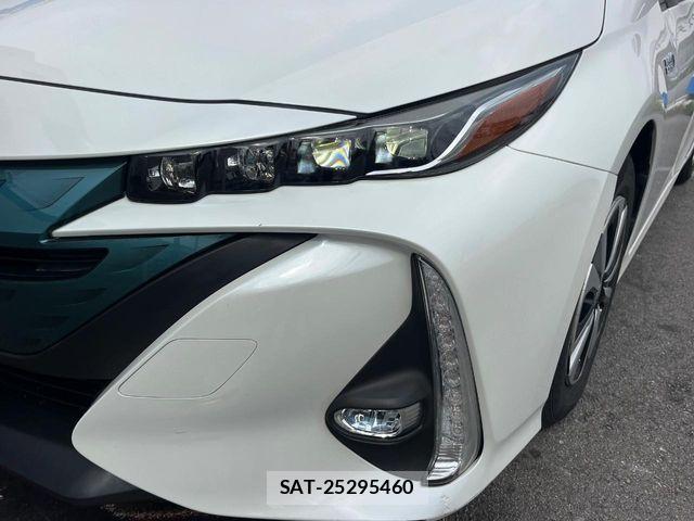 Toyota PRIUS PHV 2018-07 7223928-13
