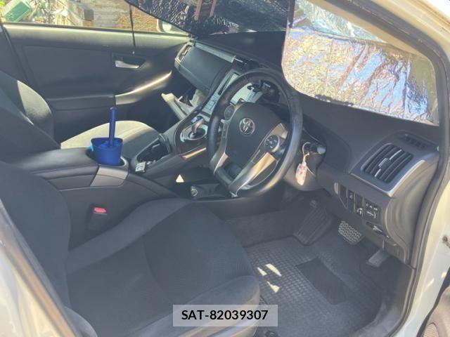 Toyota PRIUS PHV 2014-09 7223918-10