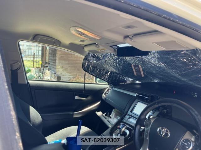 Toyota PRIUS PHV 2014-09 7223918-11