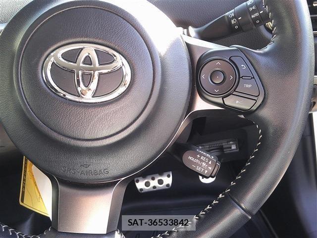 Toyota PRIUS PHV 2018-09 7223927-1
