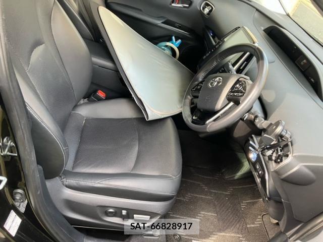 Toyota PRIUS PHV 2021-05 7223931-13
