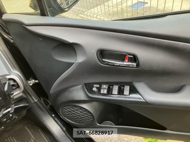 Toyota PRIUS PHV 2021-05 7223931-15
