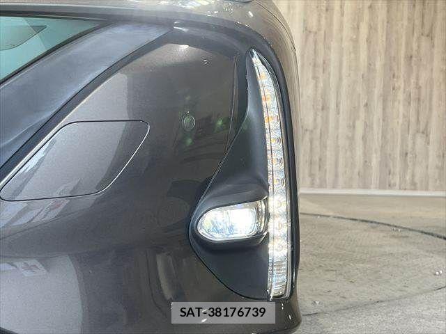 Toyota PRIUS PHV 2017-06 7223924-10
