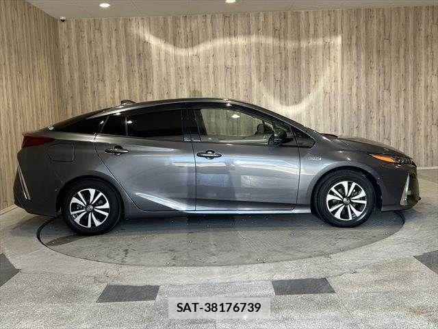 Toyota PRIUS PHV 2017-06 7223924-15
