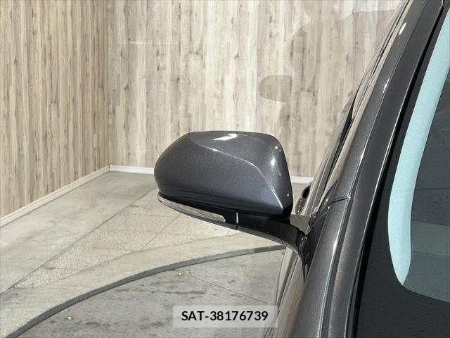 Toyota PRIUS PHV 2017-06 7223924-20
