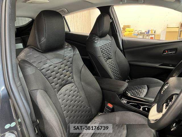Toyota PRIUS PHV 2017-06 7223924-6