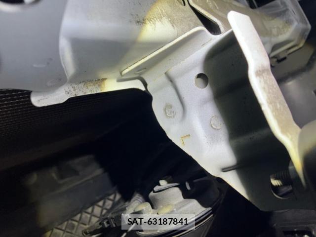 Toyota PRIUS PHV 2018-01 7223926-11