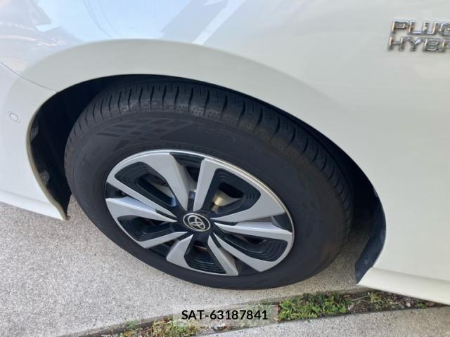 Toyota PRIUS PHV 2018-01 7223926-14