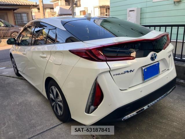 Toyota PRIUS PHV 2018-01 7223926-2
