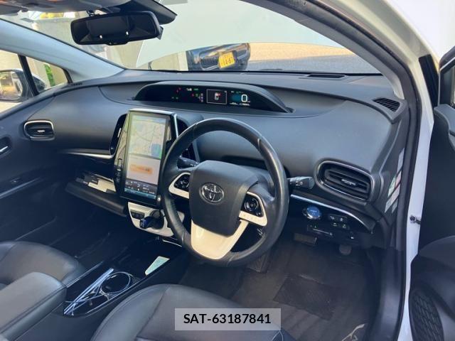 Toyota PRIUS PHV 2018-01 7223926-7