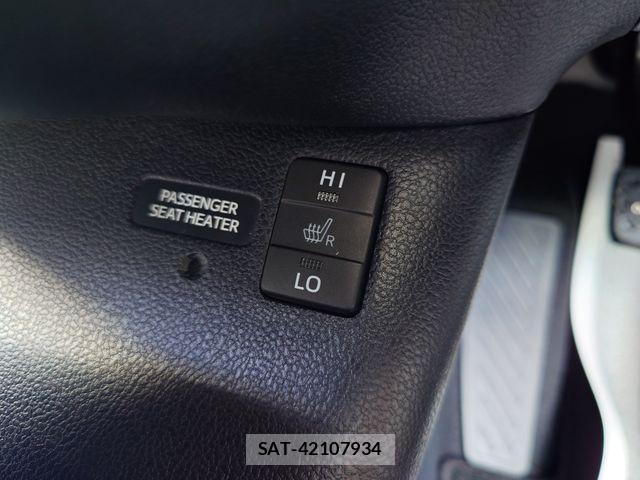 Toyota PRIUS PHV 2017-09 7215758-17