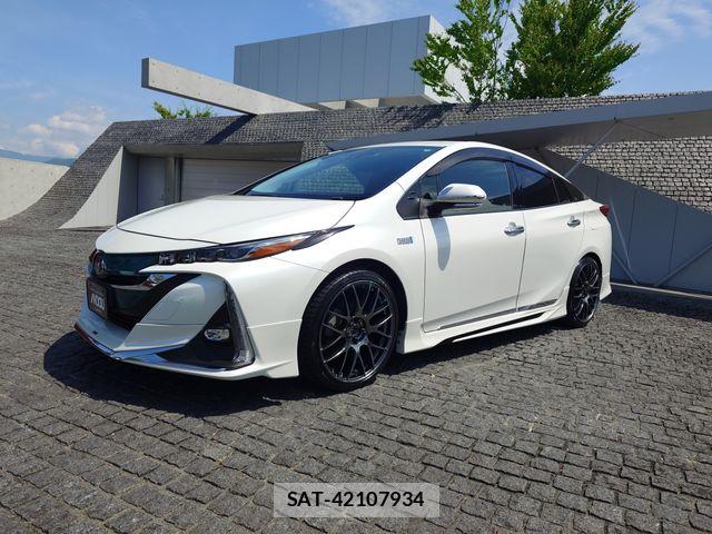 Toyota PRIUS PHV 2017-09 7215758-1