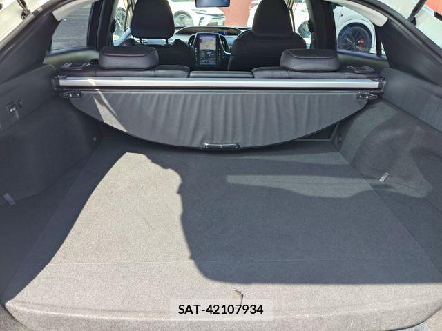 Toyota PRIUS PHV 2017-09 7215758-23