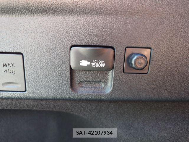 Toyota PRIUS PHV 2017-09 7215758-24