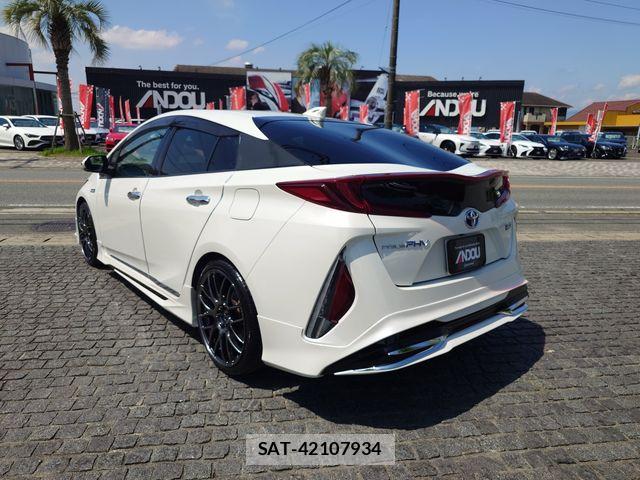 Toyota PRIUS PHV 2017-09 7215758-2