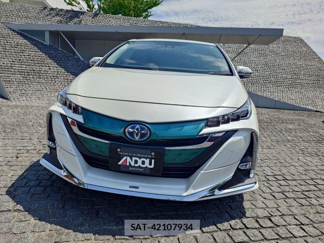 Toyota PRIUS PHV 2017-09 7215758-5