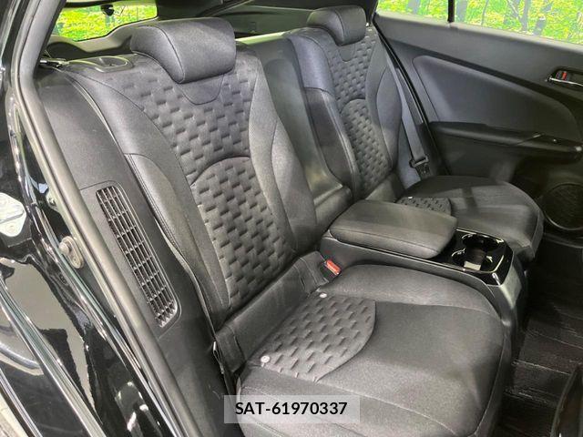 Toyota PRIUS PHV 2017-12 7223925-8
