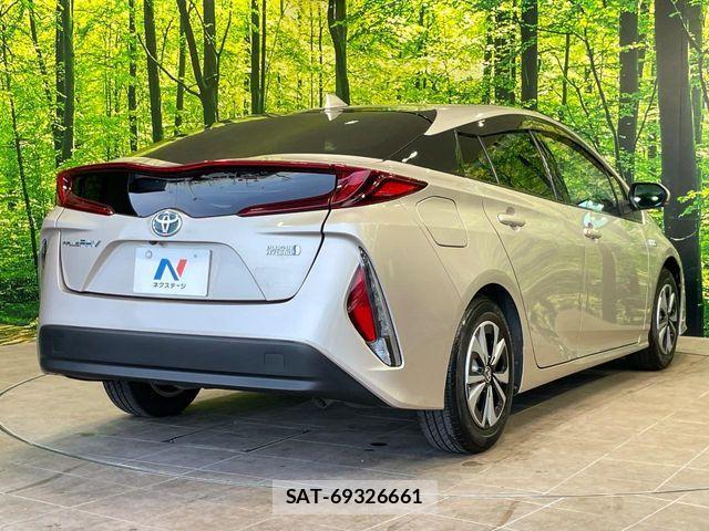 Toyota PRIUS PHV 2017-03 7223919-16