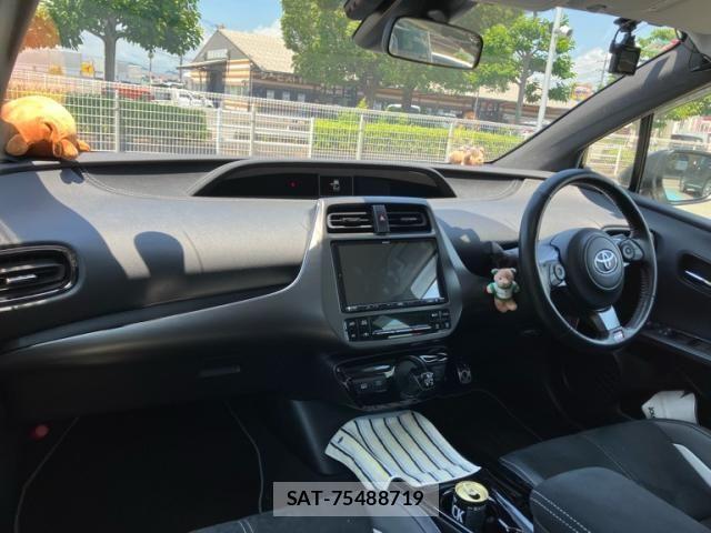 Toyota PRIUS PHV 2022-06 7223934-11