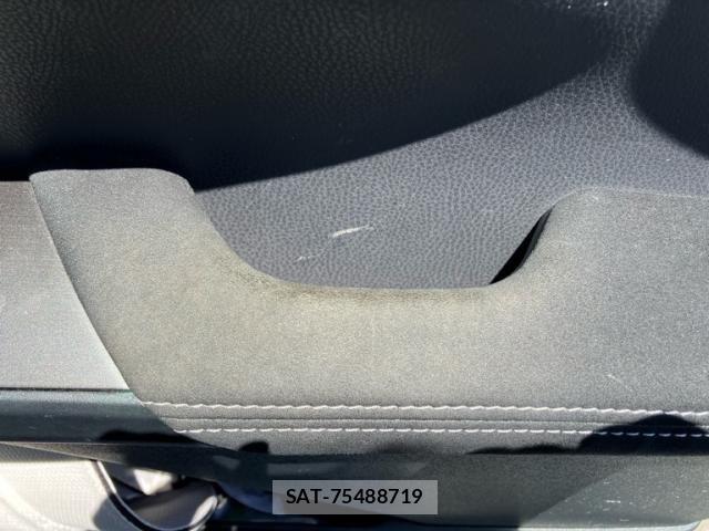 Toyota PRIUS PHV 2022-06 7223934-14