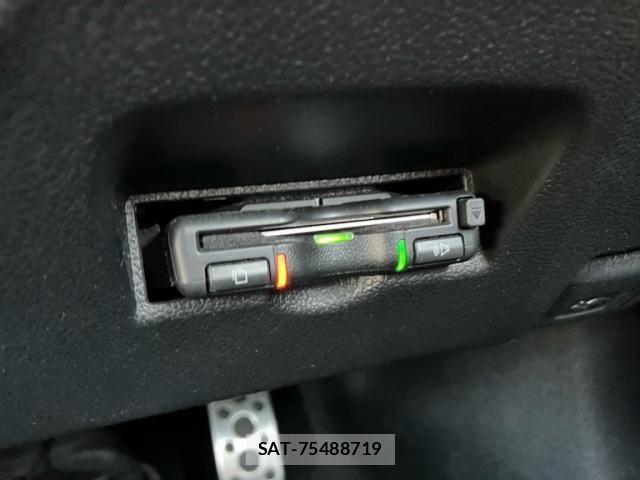 Toyota PRIUS PHV 2022-06 7223934-16