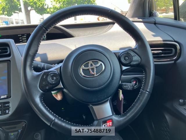 Toyota PRIUS PHV 2022-06 7223934-18