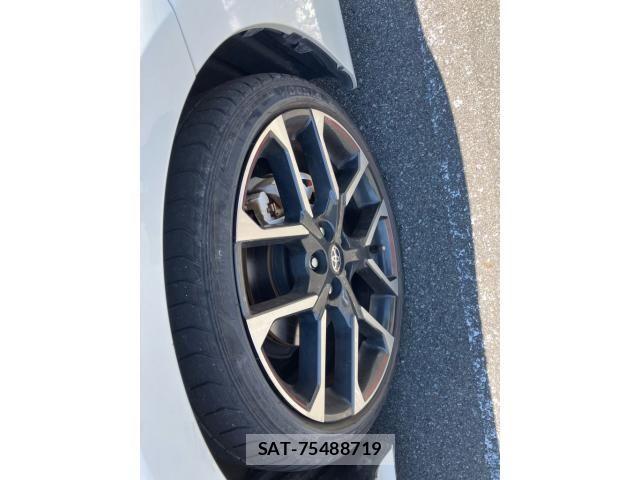 Toyota PRIUS PHV 2022-06 7223934-2
