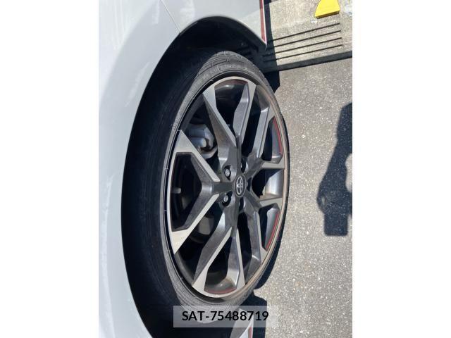 Toyota PRIUS PHV 2022-06 7223934-4