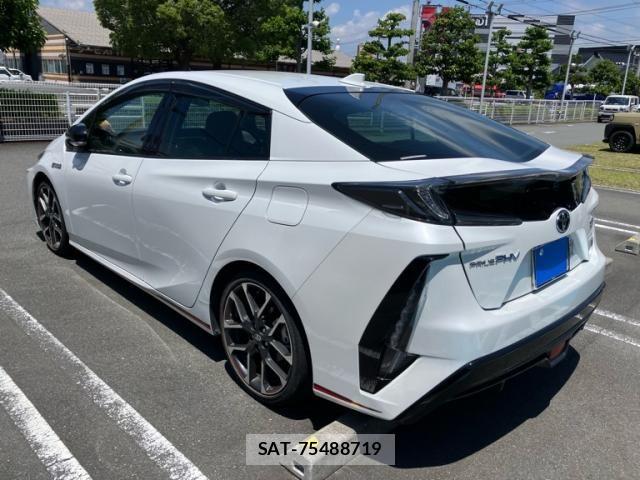 Toyota PRIUS PHV 2022-06 7223934-6