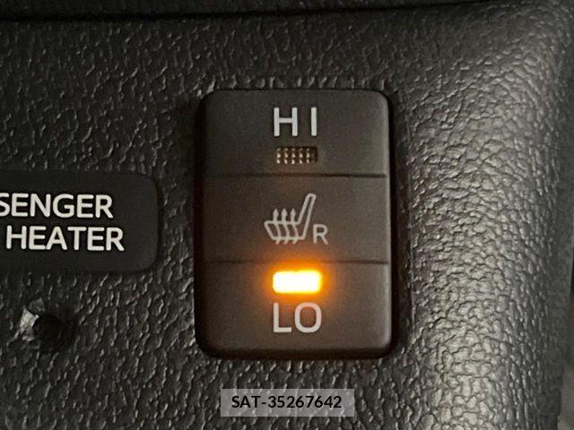 Toyota PRIUS PHV 2017-06 7223922-5