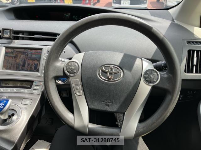 Toyota PRIUS PHV 2012-04 7223914-15