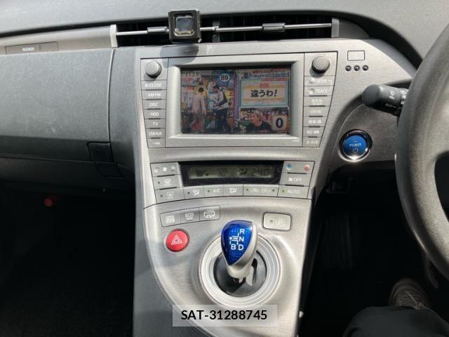 Toyota PRIUS PHV 2012-04 7223914-18