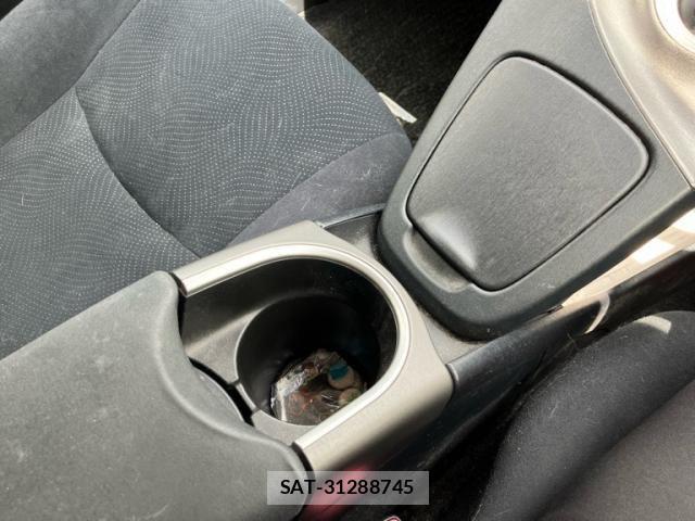 Toyota PRIUS PHV 2012-04 7223914-20