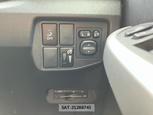 Toyota PRIUS PHV 2012-04 7223914-21