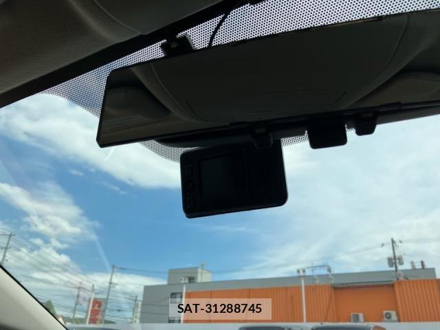Toyota PRIUS PHV 2012-04 7223914-23