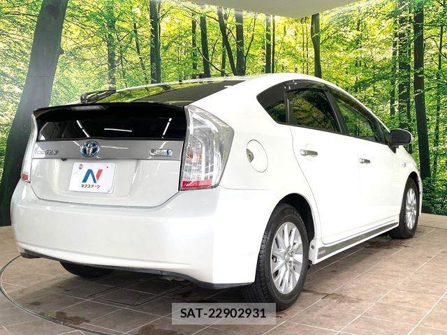 Toyota PRIUS PHV 2014-08 7223917-16