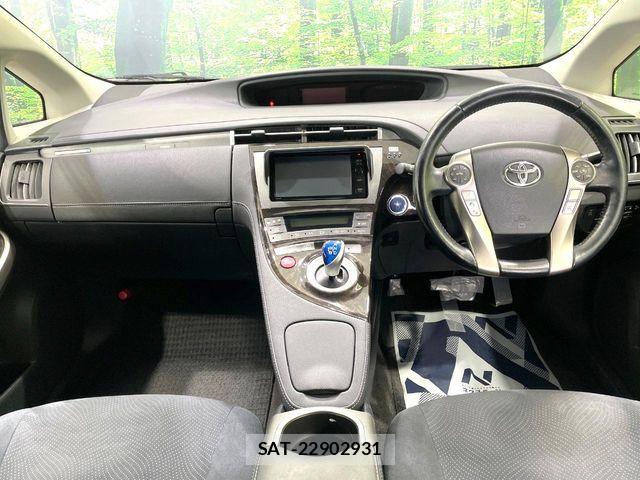 Toyota PRIUS PHV 2014-08 7223917-1