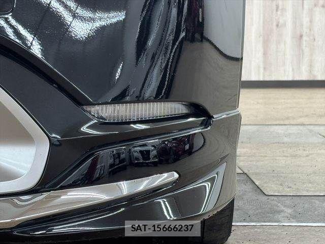 Toyota PRIUS PHV 2023-06 7223938-21