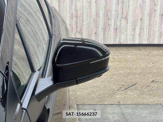 Toyota PRIUS PHV 2023-06 7223938-24