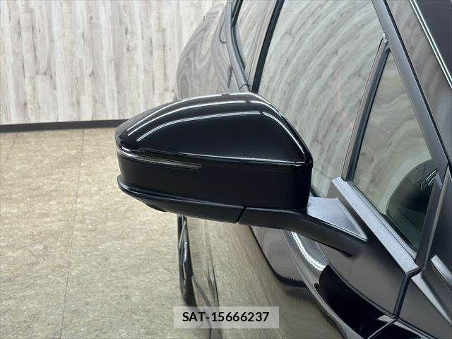 Toyota PRIUS PHV 2023-06 7223938-25