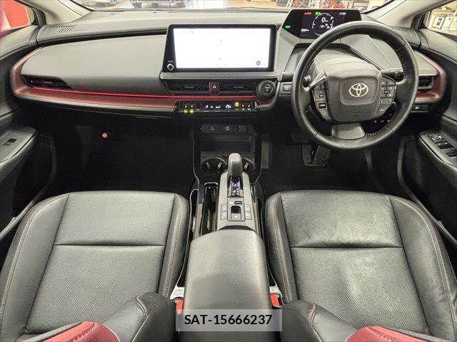 Toyota PRIUS PHV 2023-06 7223938-2